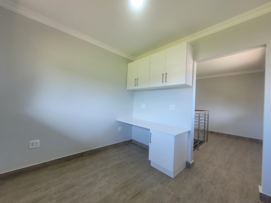 4 Bedroom Property for Sale in Wavecrest Eastern Cape